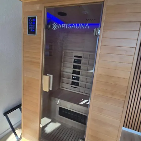 Altstadtnaehe Sauna-infrarot 2 Schlafzimmer מלון דירות